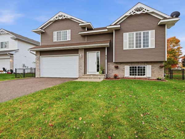 420 Moline Loop NW, Isanti, MN 55040