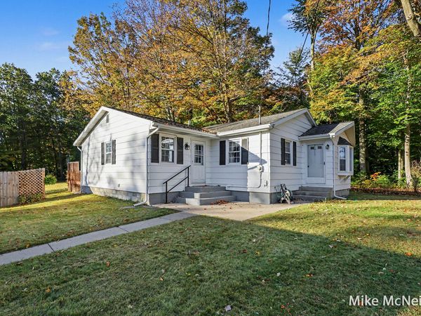 16182 Lincoln Street, Grand Haven, MI 49417
