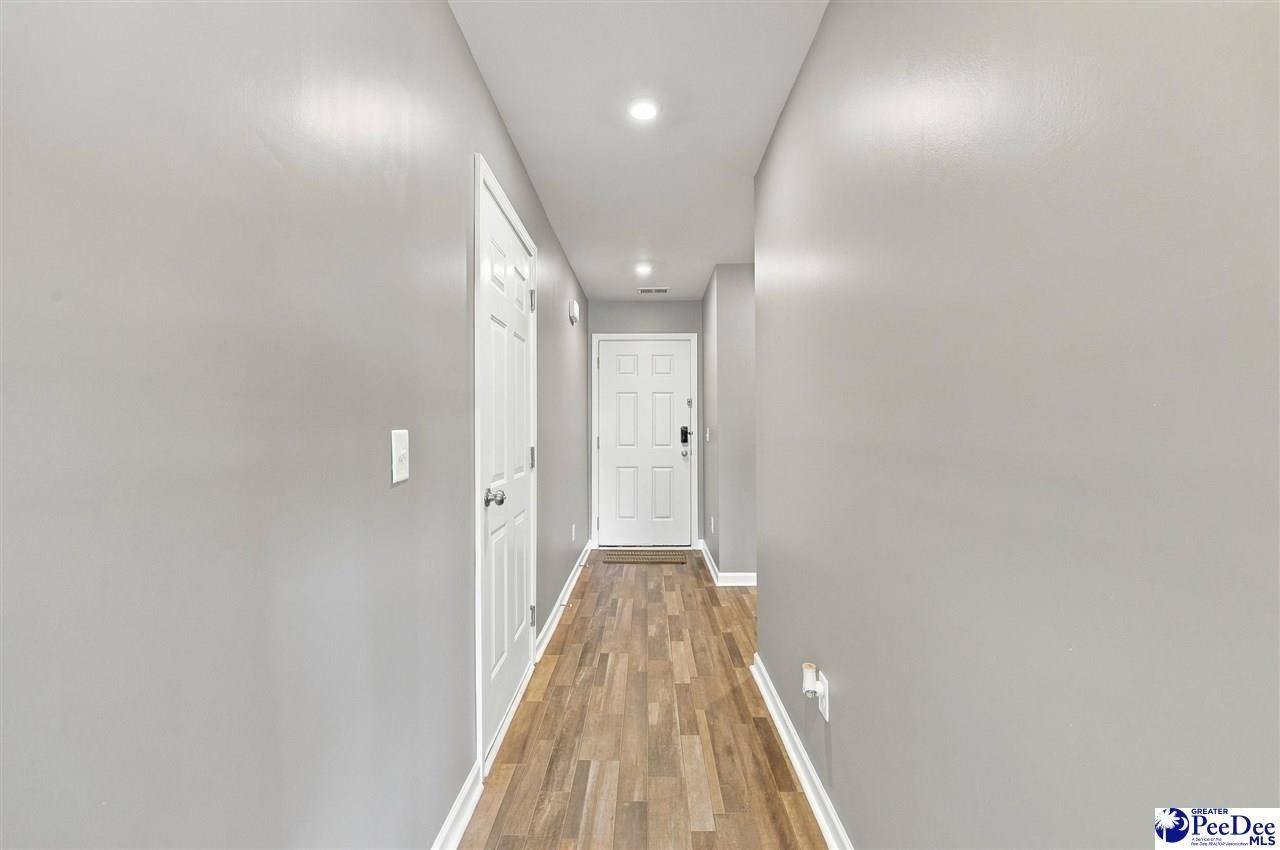 2060 Eastpark Dr Photo 16