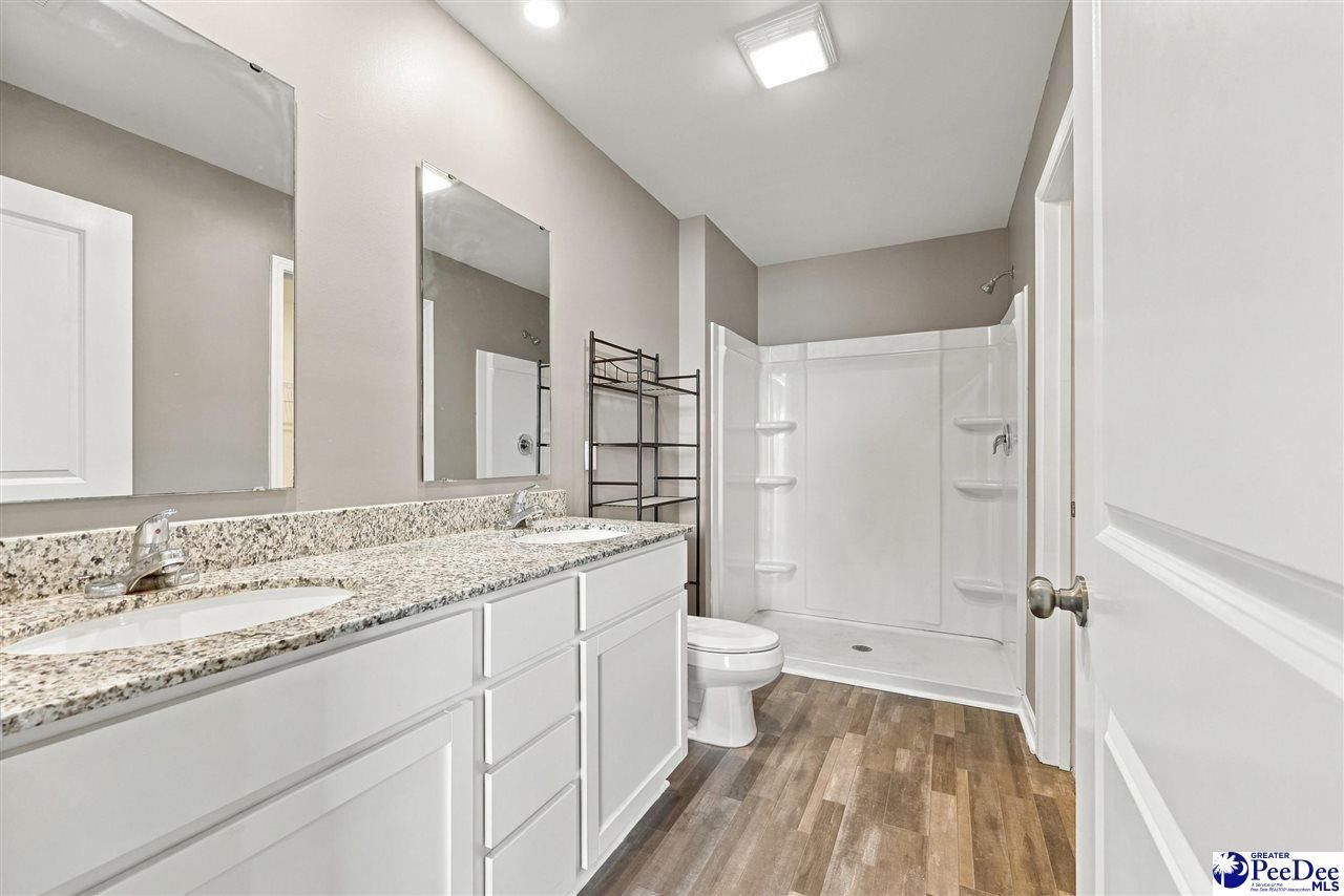 2060 Eastpark Dr Photo 19