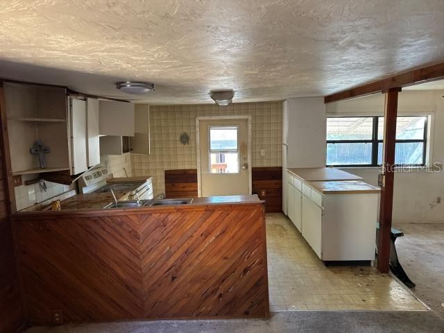 4825 Victoria Avenue, Sarasota, FL 34233 Photo