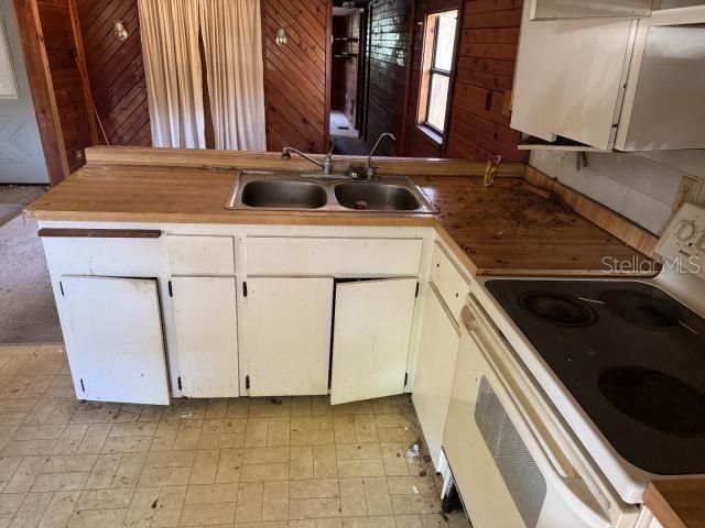 4825 Victoria Avenue, Sarasota, FL 34233 Photo