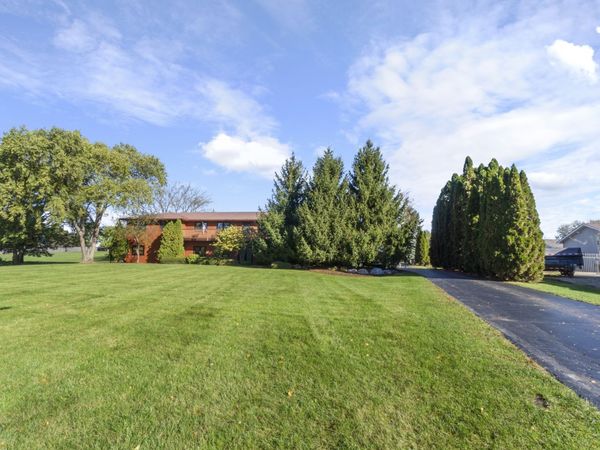 10316 Arabian Trail, Woodstock, IL 60098