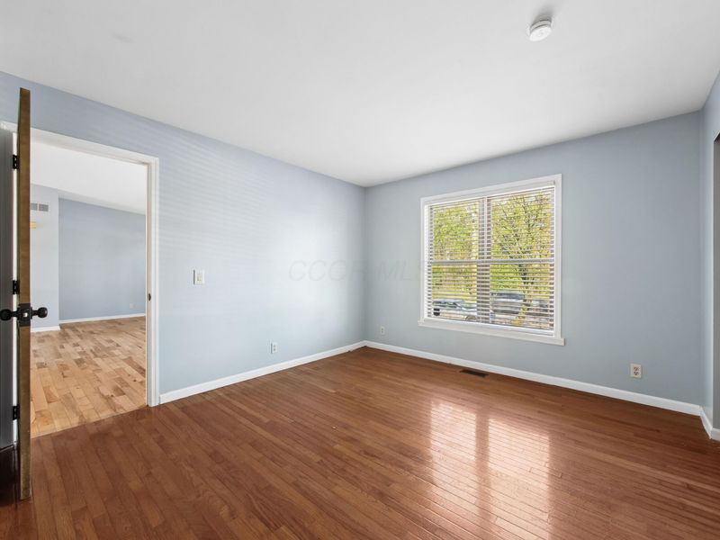 5277 E Livingston Avenue, Columbus, OH 43232 Photo 18