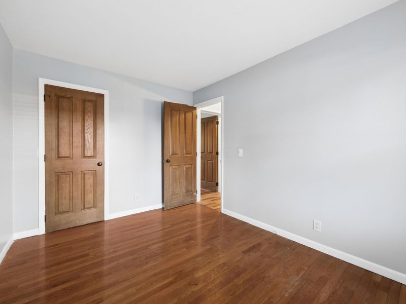 5277 E Livingston Avenue, Columbus, OH 43232 Photo 25