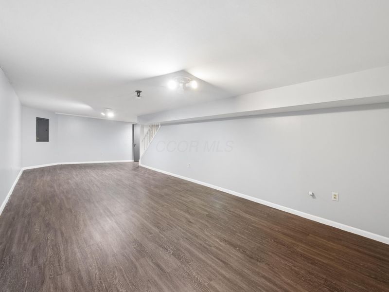 5277 E Livingston Avenue, Columbus, OH 43232 Photo 29