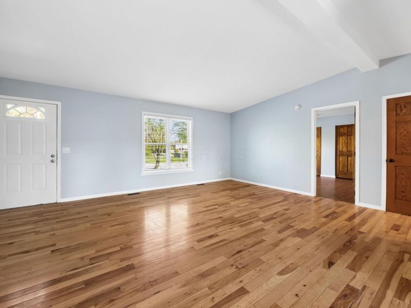 5277 E Livingston Avenue, Columbus, OH 43232 Photo 3