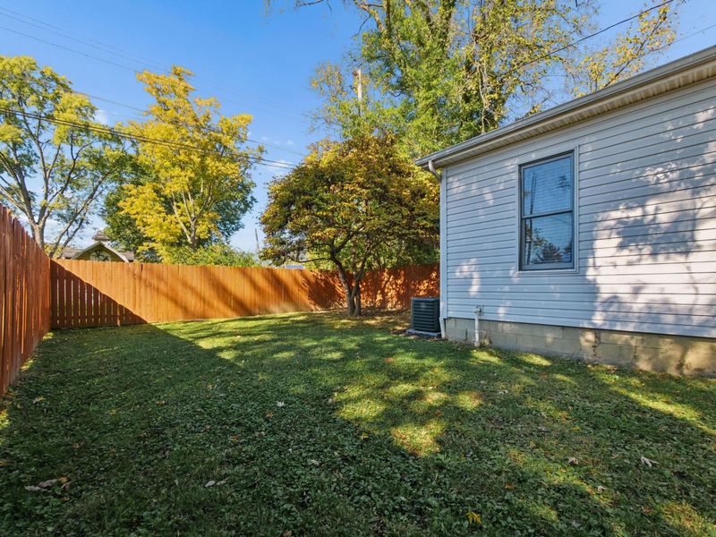 5277 E Livingston Avenue, Columbus, OH 43232 Photo 34