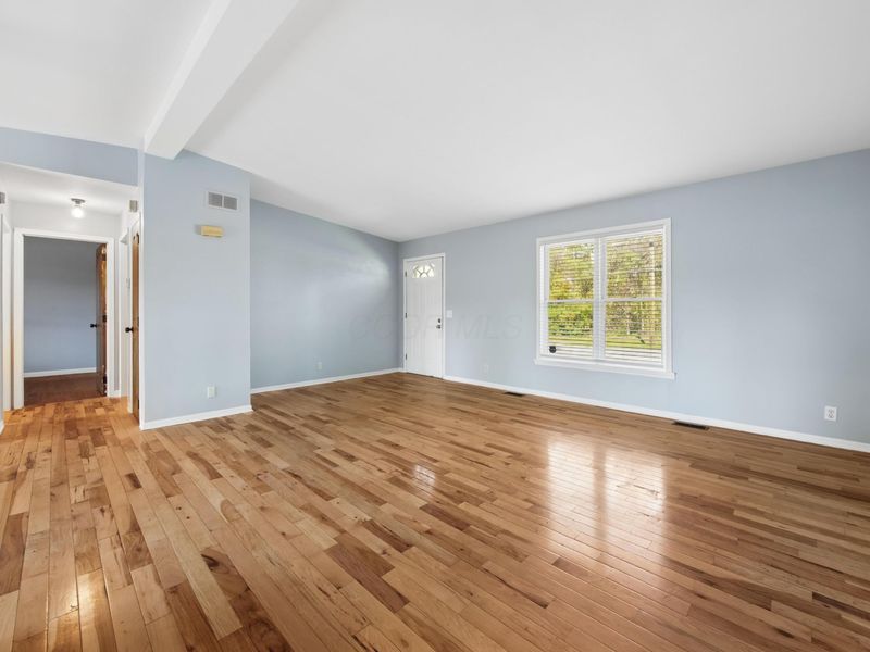 5277 E Livingston Avenue, Columbus, OH 43232 Photo 6