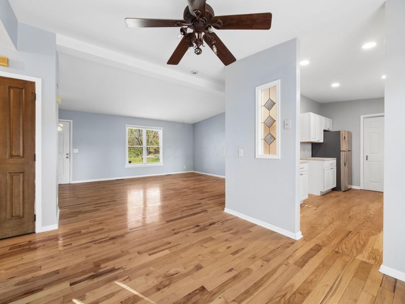 5277 E Livingston Avenue, Columbus, OH 43232 Photo 9