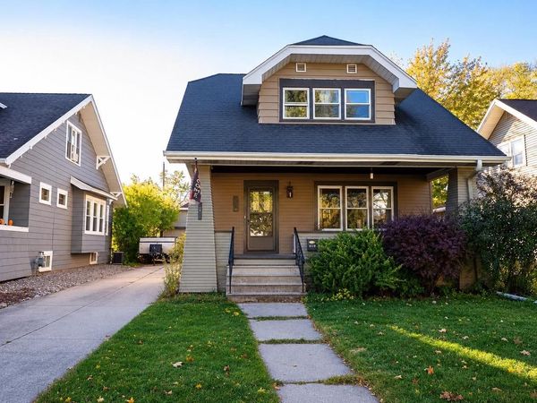 619 OAK STREET, Neenah, WI 54956