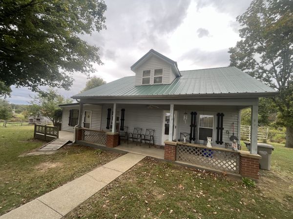 1425 Thompson Rd , Westmoreland, TN 37186
