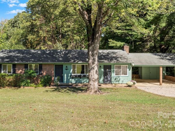 3797 Sandalwood Lane , Winston Salem, NC 27106