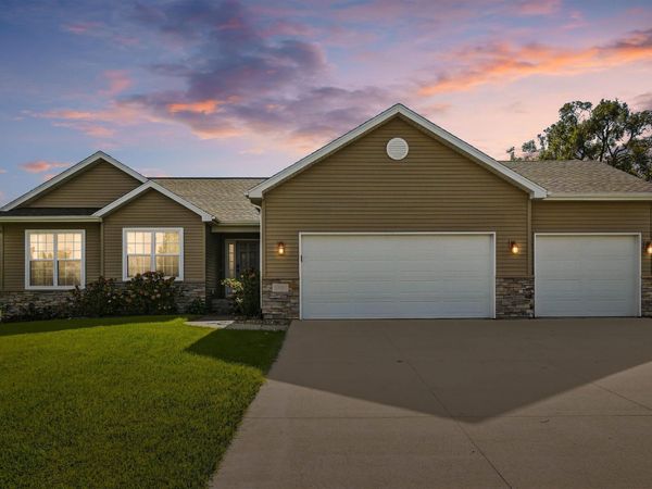 5334 Lafayette Road, Elk Run Heights, IA 50707