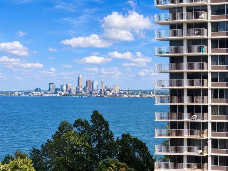 12700 Lake Avenue, Unit 3008, Lakewood, OH 44107 Photo 3