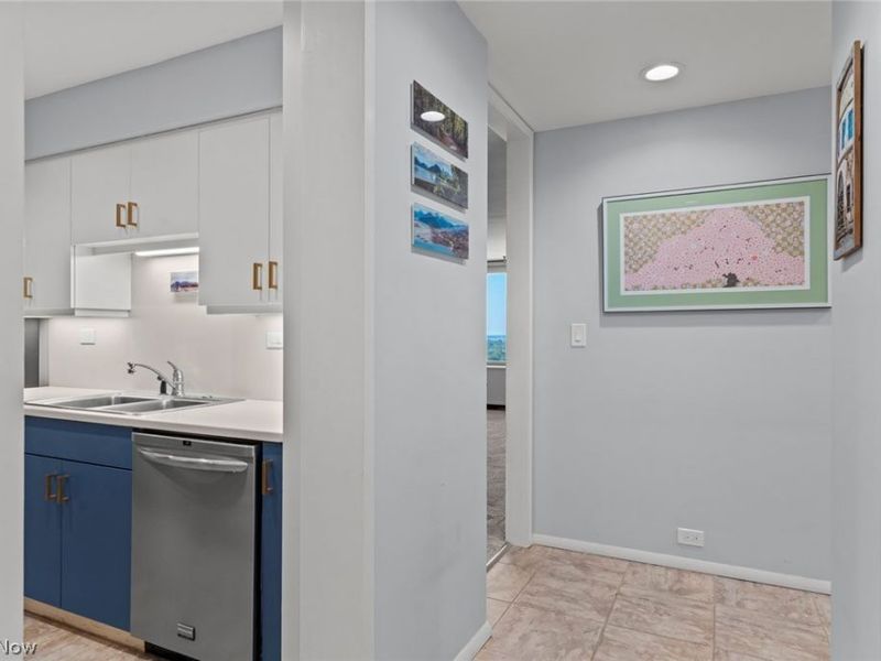 12700 Lake Avenue, Unit 3008, Lakewood, OH 44107 Photo 5