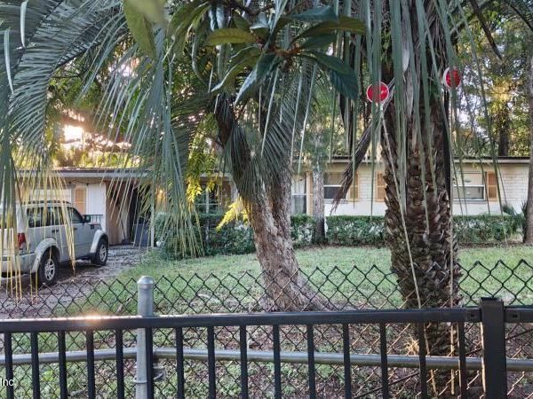 7833 DELAROCHE Drive, Jacksonville, FL 32210