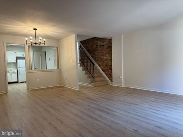 3863 STEPPES COURT , Unit B, FALLS CHURCH, VA 22041