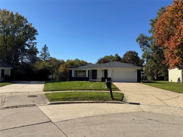19245 Eldridge Lane, Southfield, Mi 48076