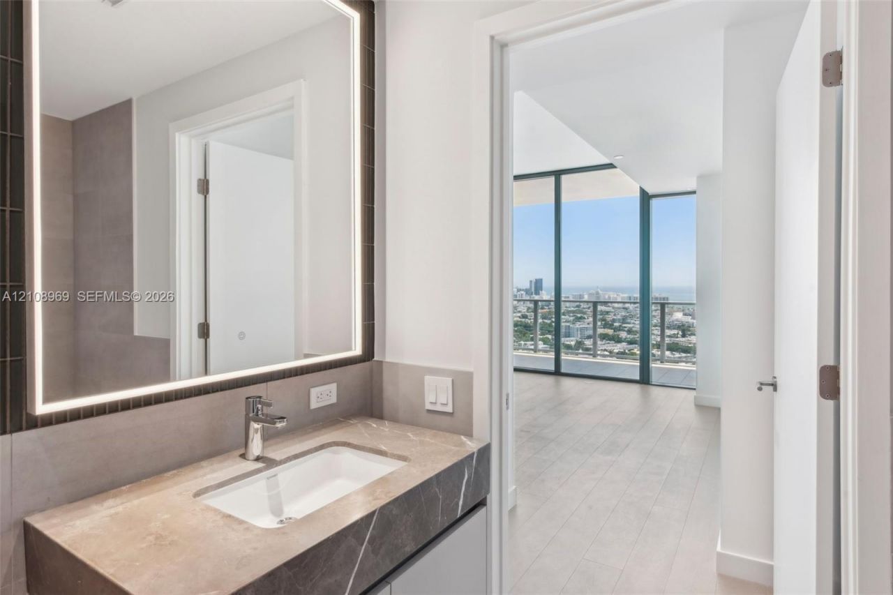 500 Alton Rd. , Unit 3004, Miami Beach, FL 33139 Photo