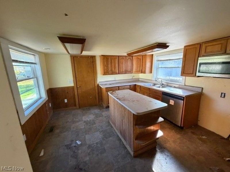 9510 E Center Street, Windham, OH 44288 Photo 10