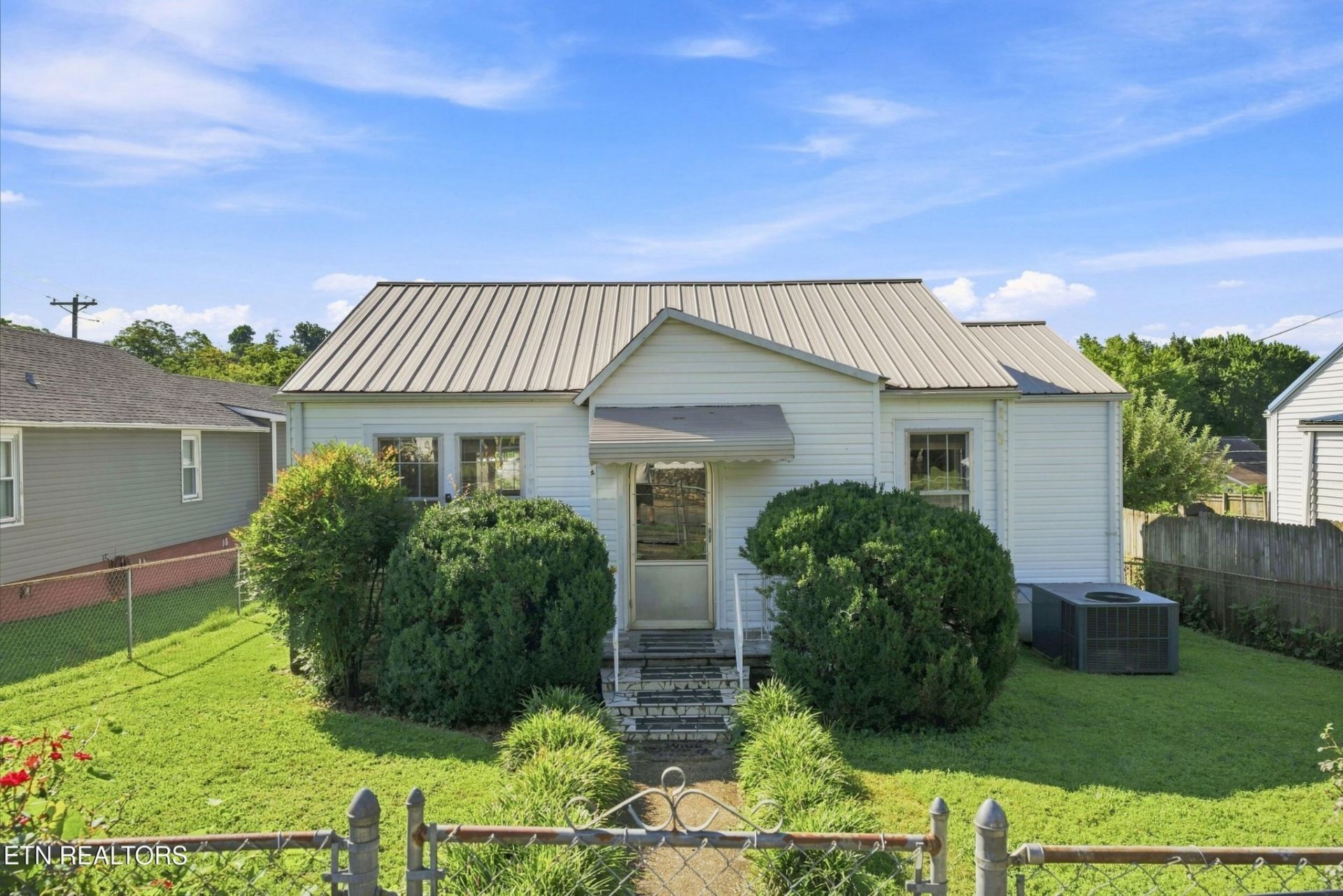 619 Ferry St , Loudon, TN 37774 Main Photo