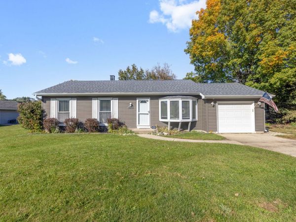 2412 W Fairview Lane , McHenry, IL 60051