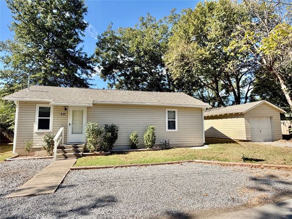 835 Lamer Avenue , Tahlequah, OK 74464