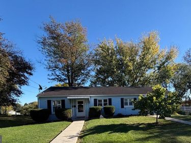 1802 and 1804 E CARACAS AVENUE , HERSHEY, PA 17033