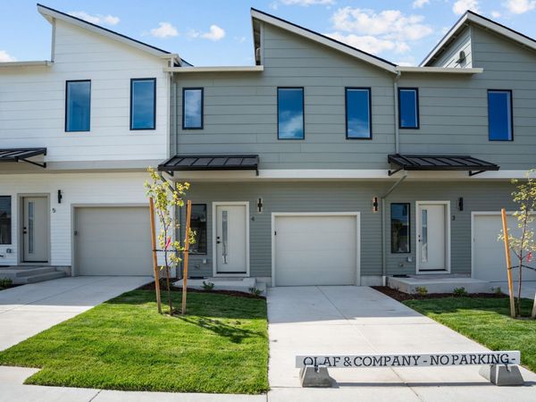 2032 Sunset Drive, Unit 4, Medford, OR 97501