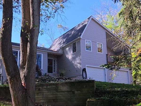8281 Kimble Drive, Pinckney, MI 48169
