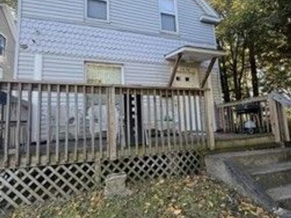 1410 League Street , Akron, OH 44305