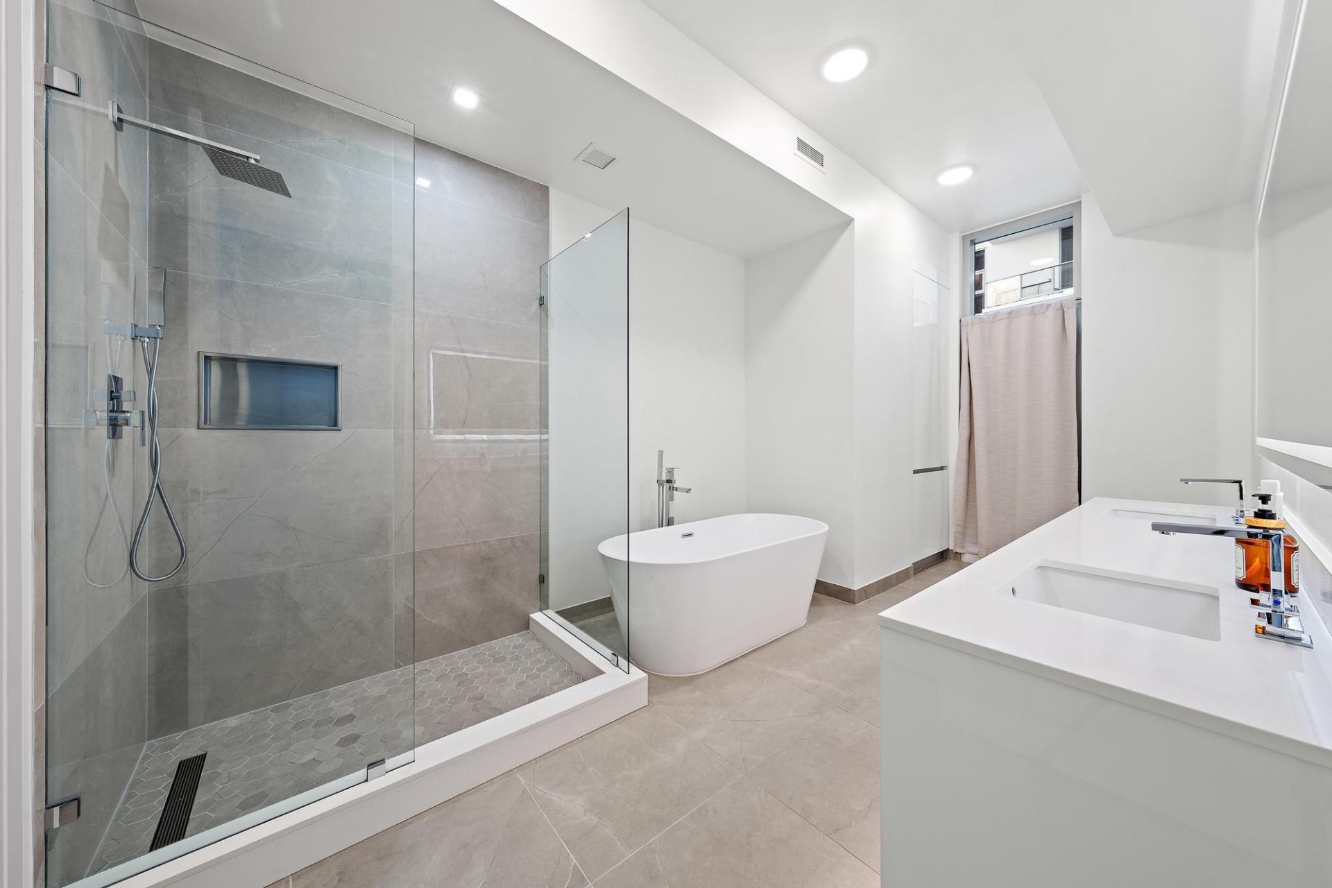 220 Lake Shore Drive, Unit 1802, Lake Park, FL 33403 Photo
