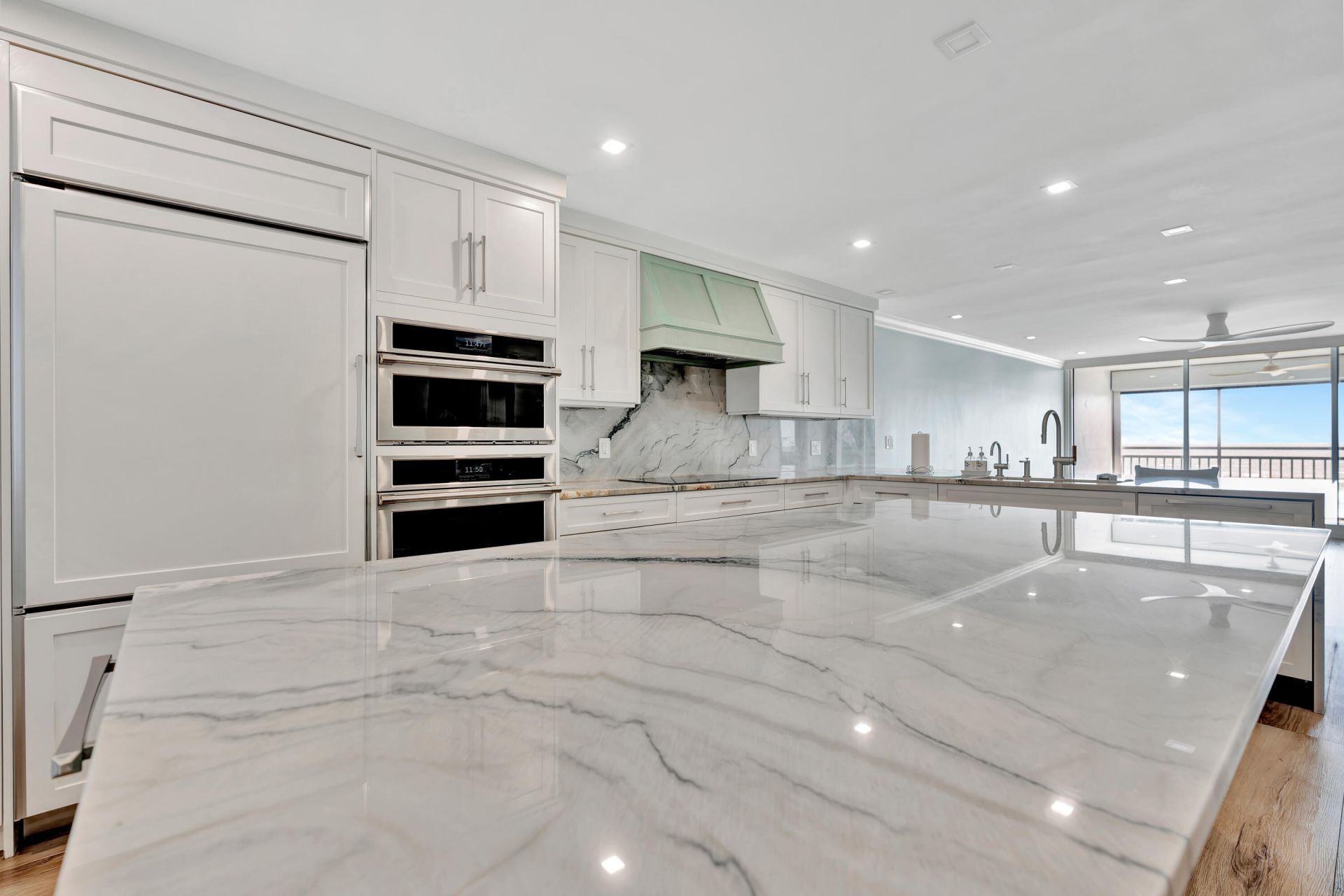 911 Ocean Drive, Unit 704, Juno Beach, FL 33408 Photo