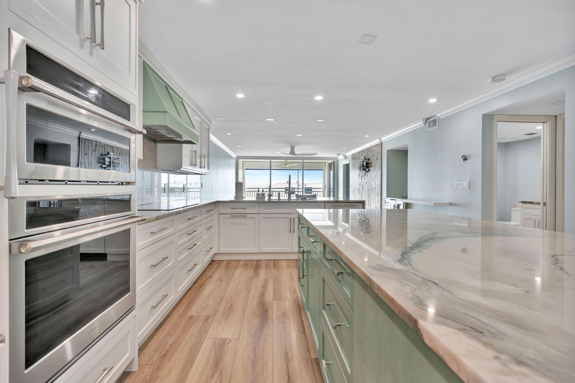 911 Ocean Drive, Unit 704, Juno Beach, FL 33408 Photo