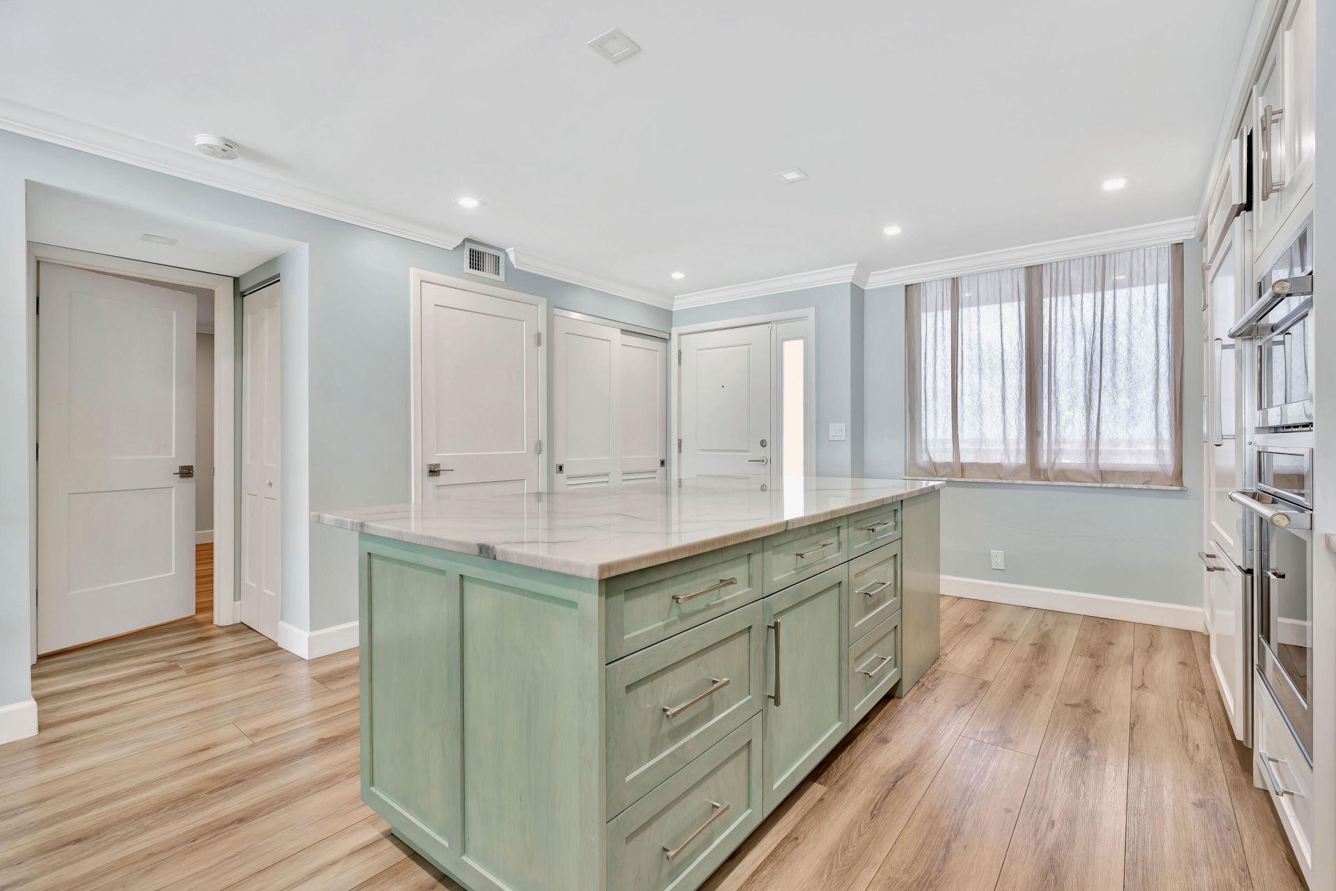 911 Ocean Drive, Unit 704, Juno Beach, FL 33408 Photo