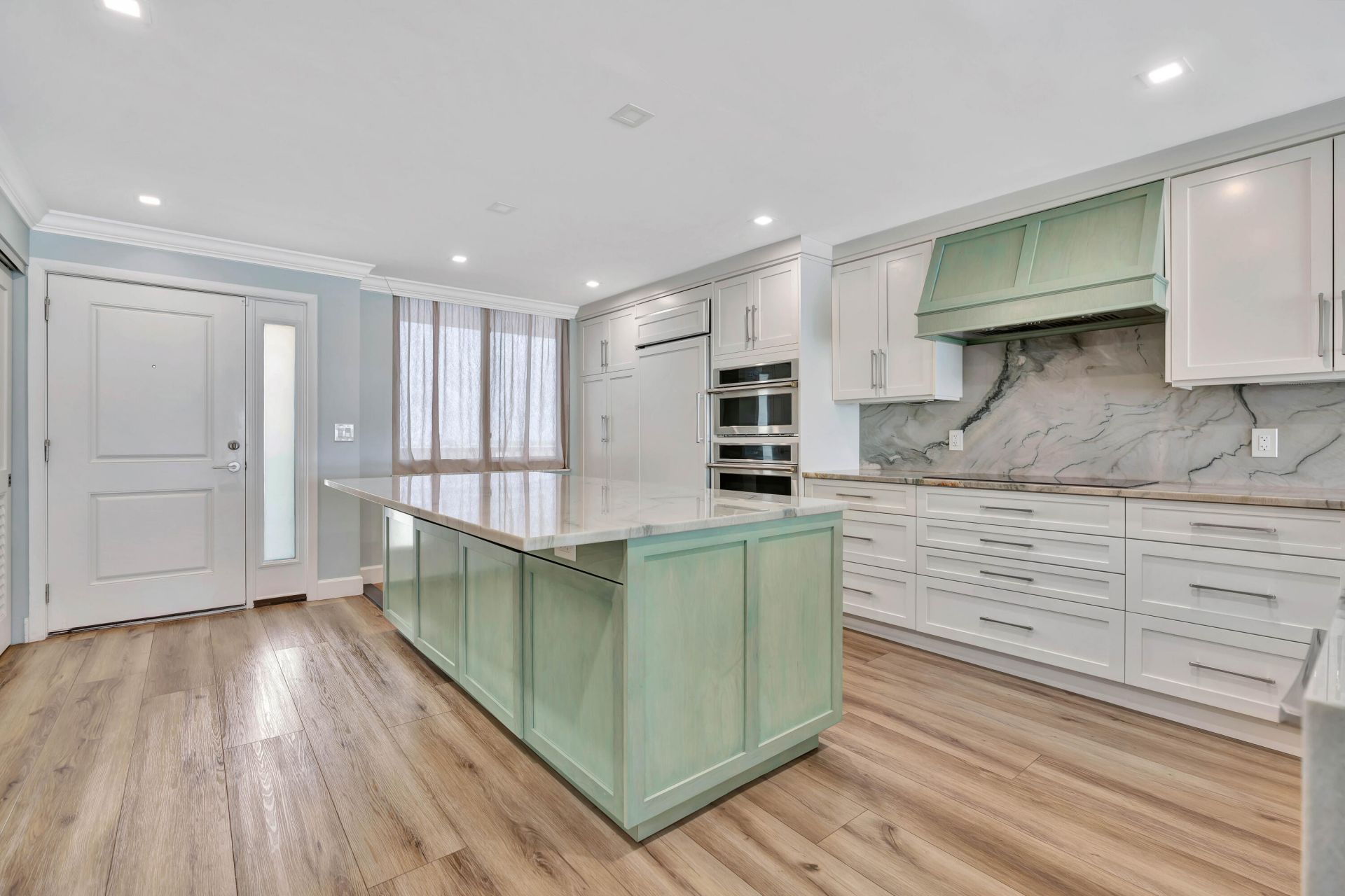911 Ocean Drive, Unit 704, Juno Beach, FL 33408 Photo