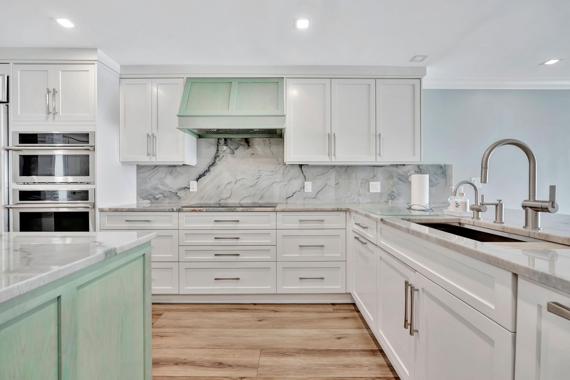 911 Ocean Drive, Unit 704, Juno Beach, FL 33408 Photo