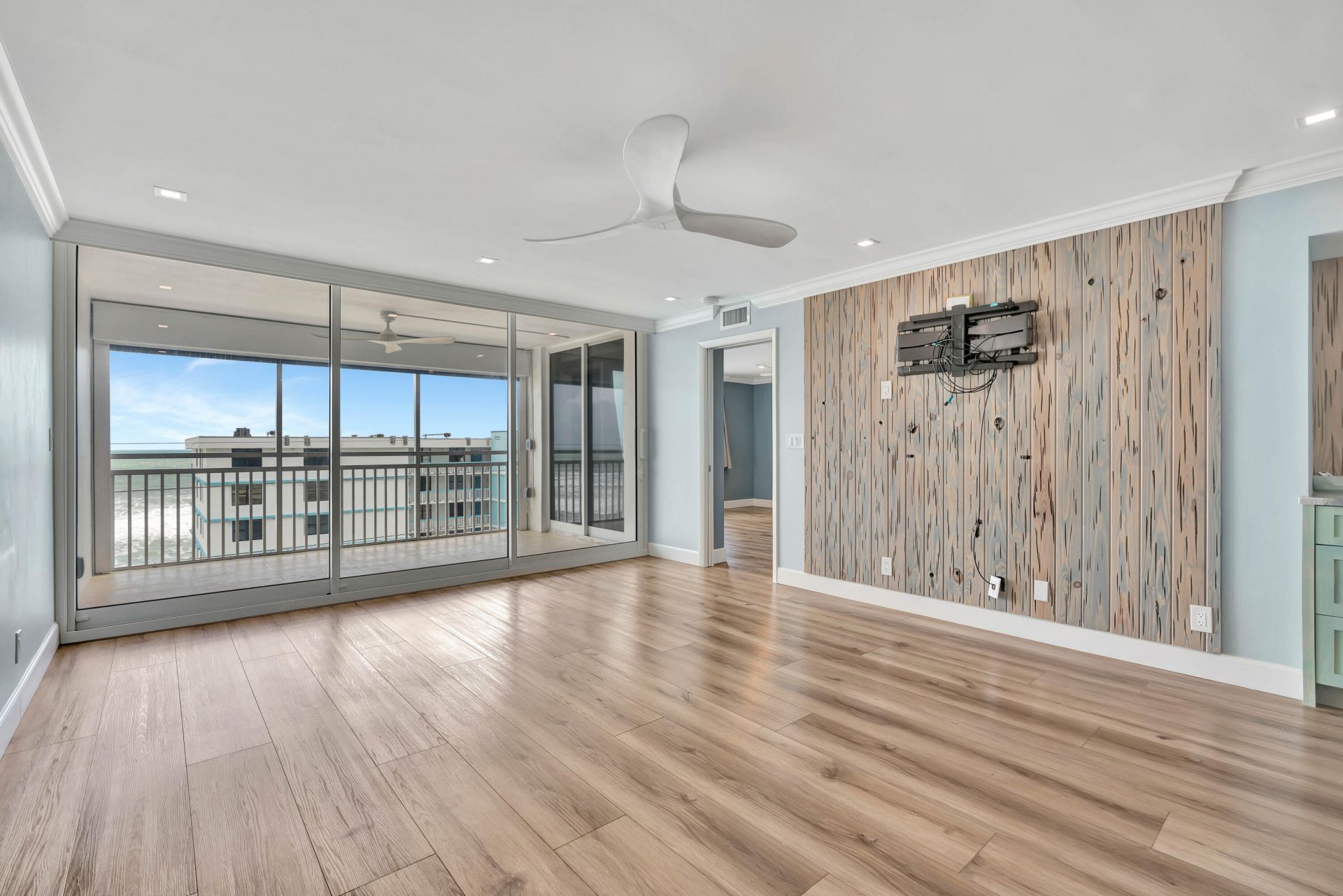 911 Ocean Drive, Unit 704, Juno Beach, FL 33408 Photo
