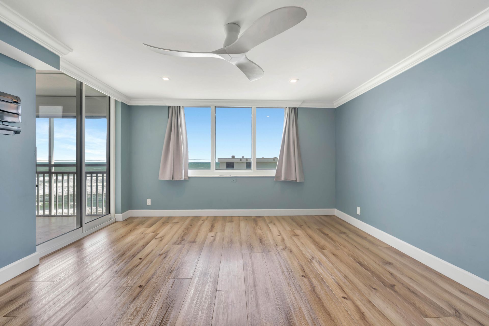 911 Ocean Drive, Unit 704, Juno Beach, FL 33408 Photo