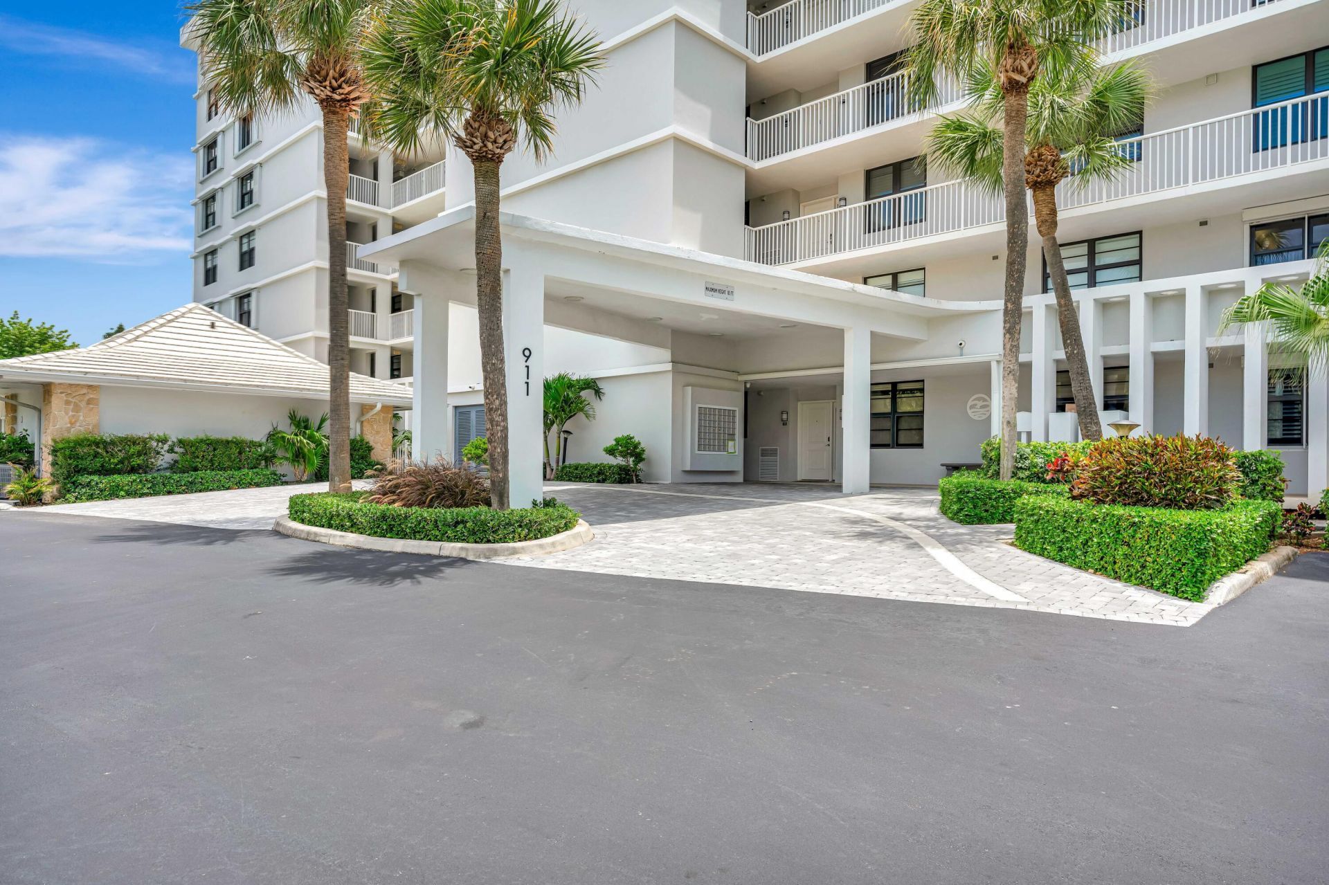 911 Ocean Drive, Unit 704, Juno Beach, FL 33408 Photo