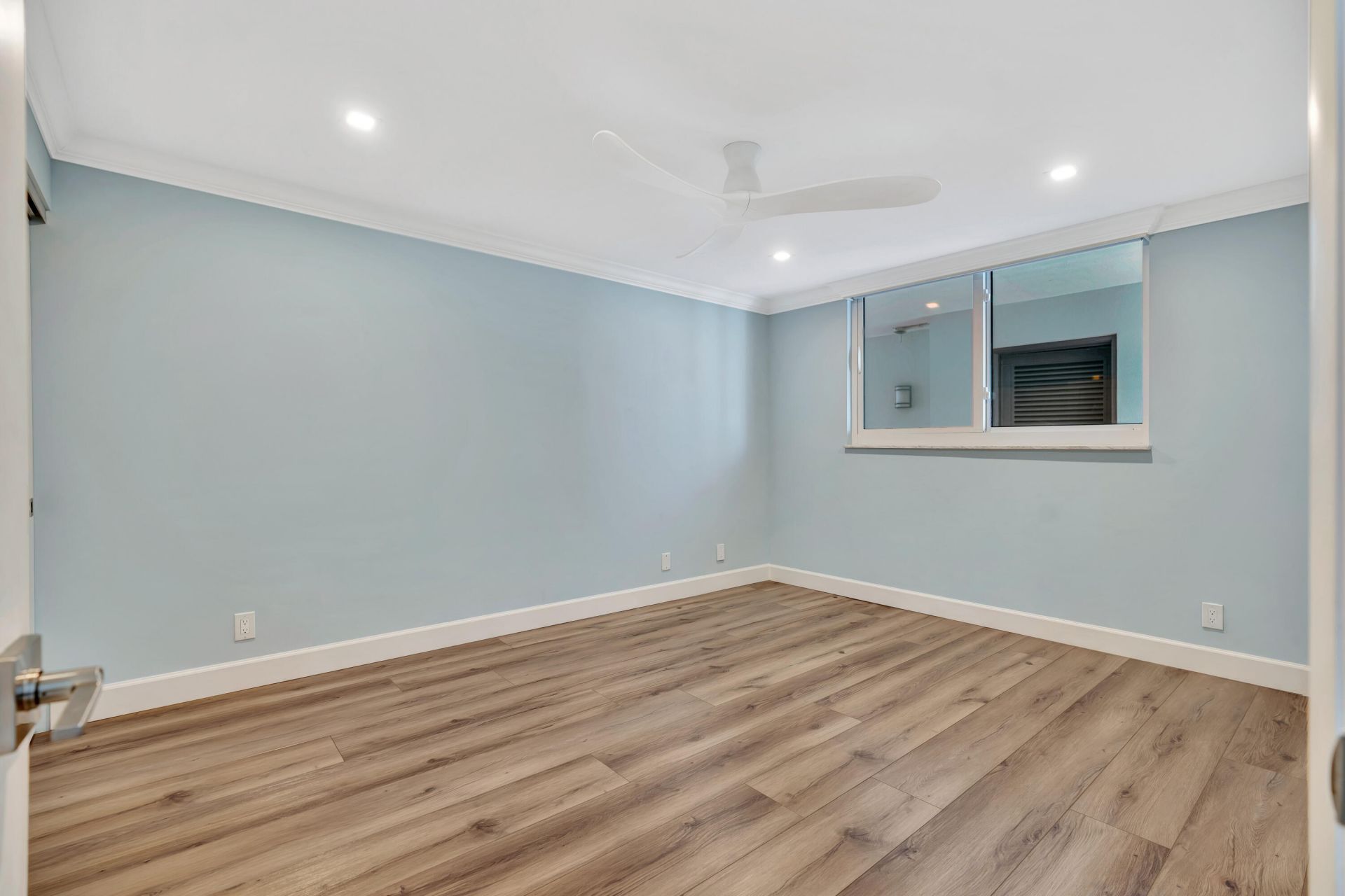 911 Ocean Drive, Unit 704, Juno Beach, FL 33408 Photo