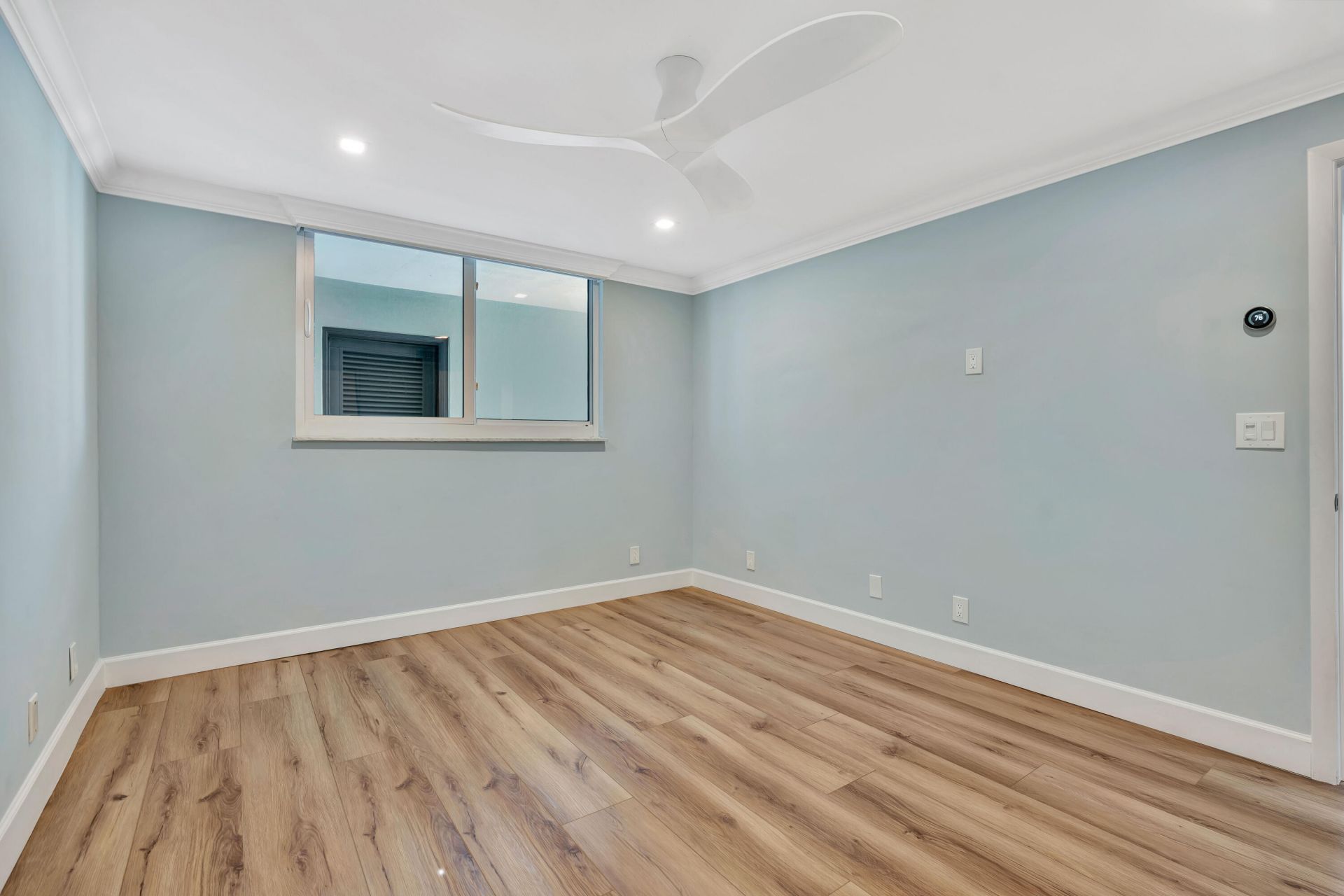 911 Ocean Drive, Unit 704, Juno Beach, FL 33408 Photo