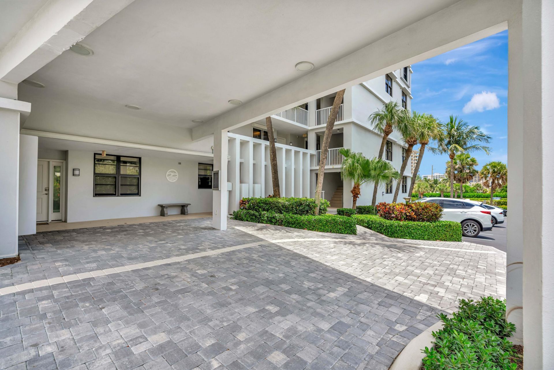 911 Ocean Drive, Unit 704, Juno Beach, FL 33408 Photo