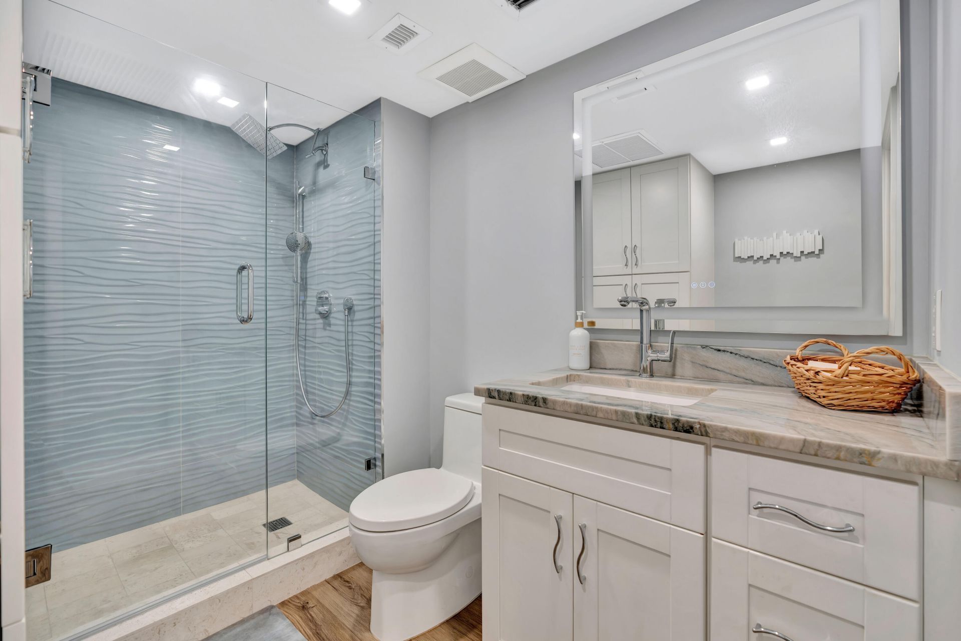 911 Ocean Drive, Unit 704, Juno Beach, FL 33408 Photo