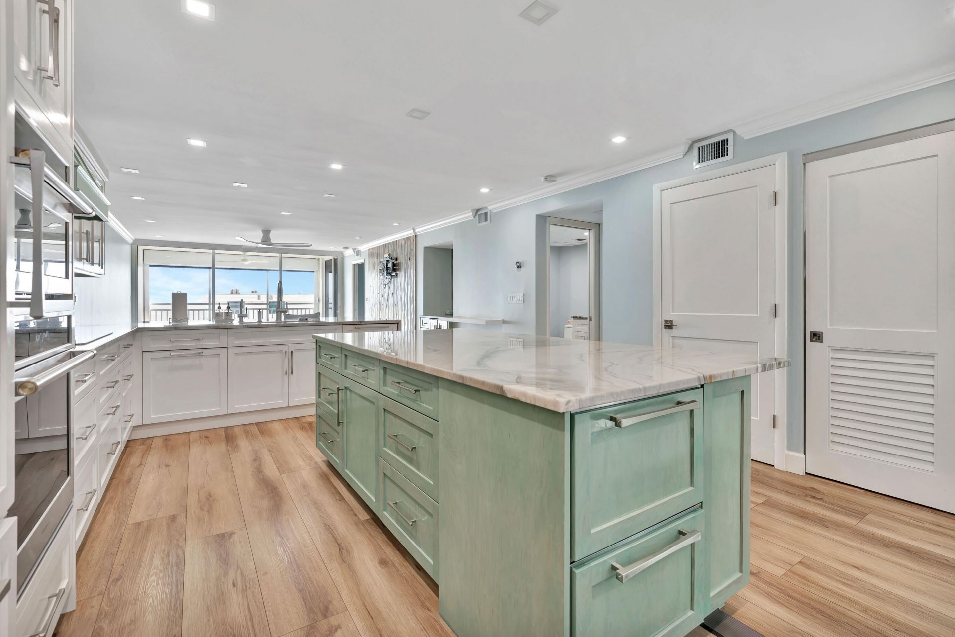 911 Ocean Drive, Unit 704, Juno Beach, FL 33408 Photo