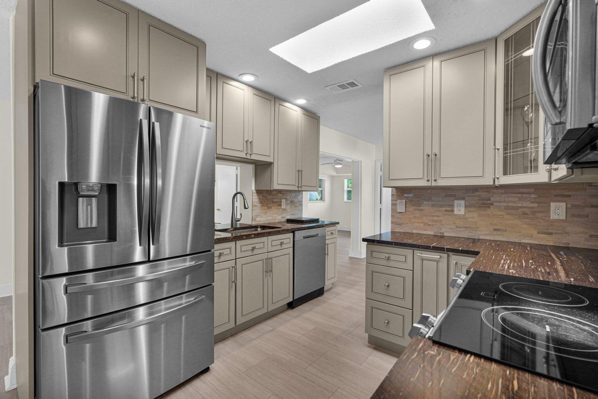 1050 NW 73rd Terrace, Margate, FL 33063 Photo