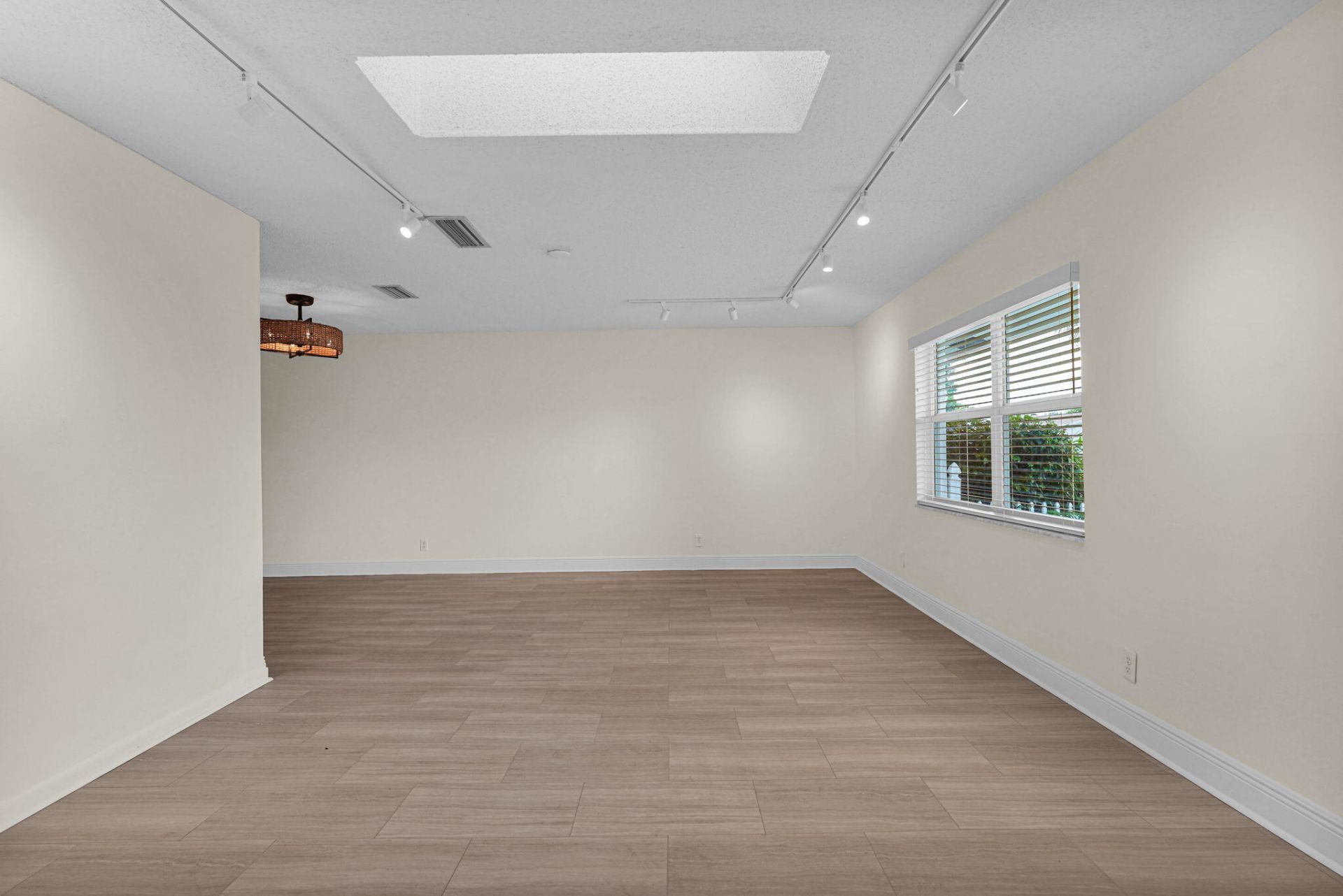 1050 NW 73rd Terrace, Margate, FL 33063 Photo