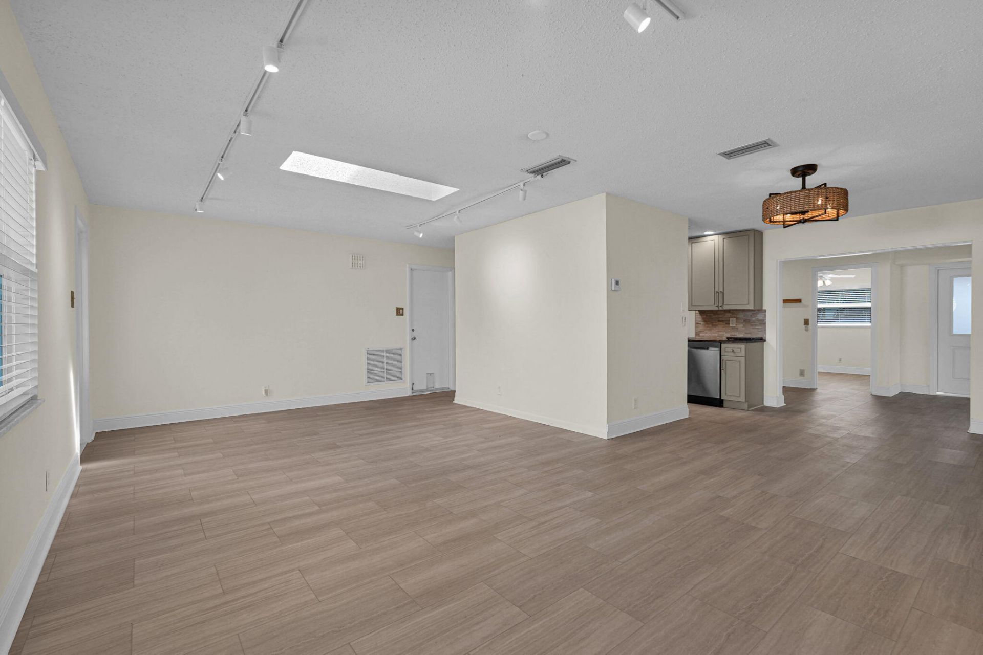 1050 NW 73rd Terrace, Margate, FL 33063 Photo