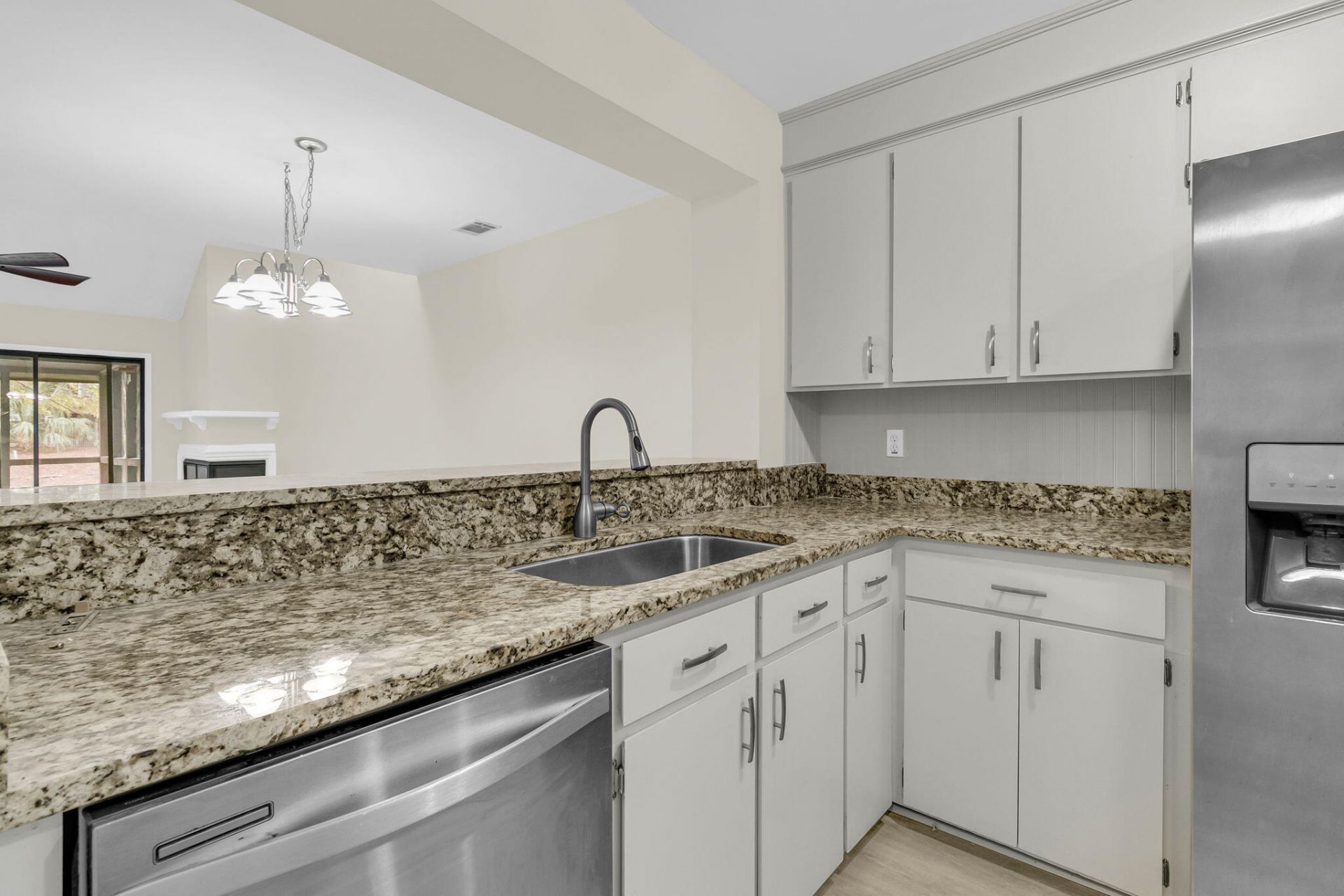 1105 Hidden Cove Drive Photo 7